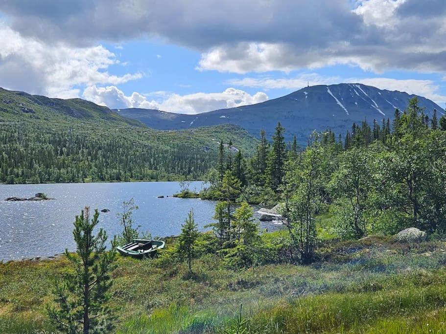 Ny Med Flott Utsikt Til Gaustatoppen Apartamento